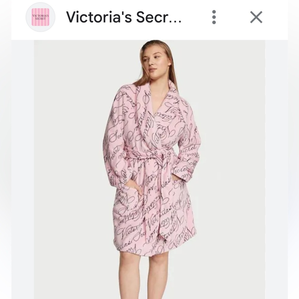 NWOT Victoria’s Secret limited edition, plush bathrobe size medium/large